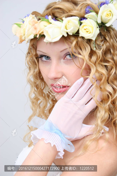 年輕漂亮的女人