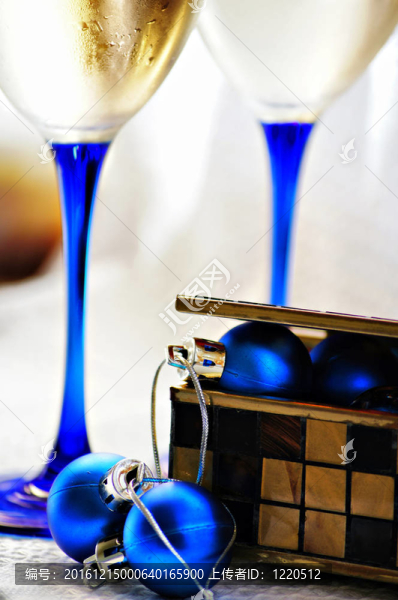 兩杯酒