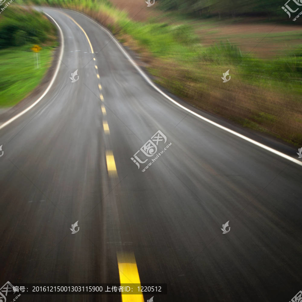 道路曲線向下
