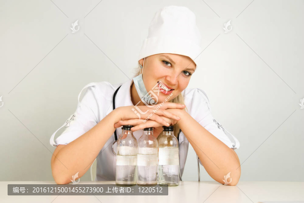年輕醫(yī)生用藥