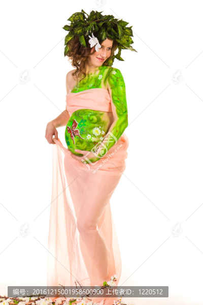孕婦與身體藝術(shù)綠葉