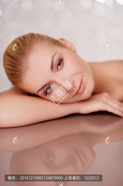 美女肖像。
