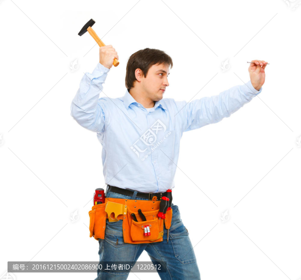建筑工人錘釘