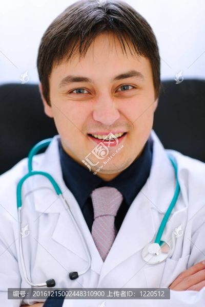 微笑的醫(yī)生肖像