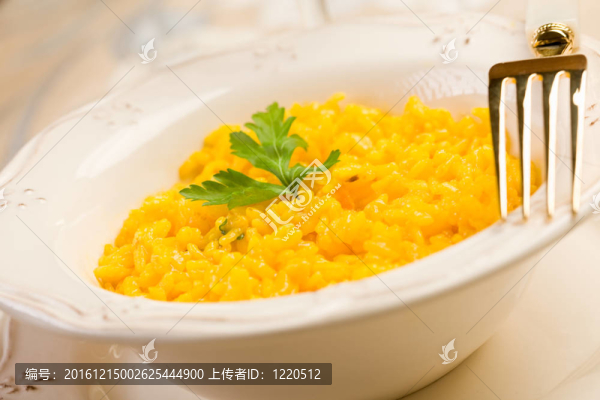 藏紅花燴飯