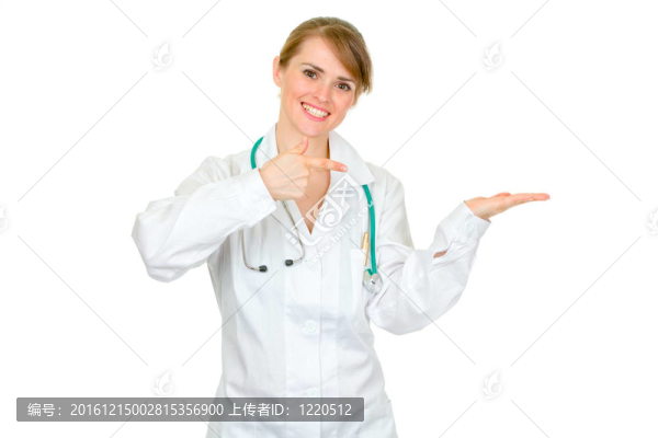 女按摩醫(yī)生指著手指上空空的手孤立在白色