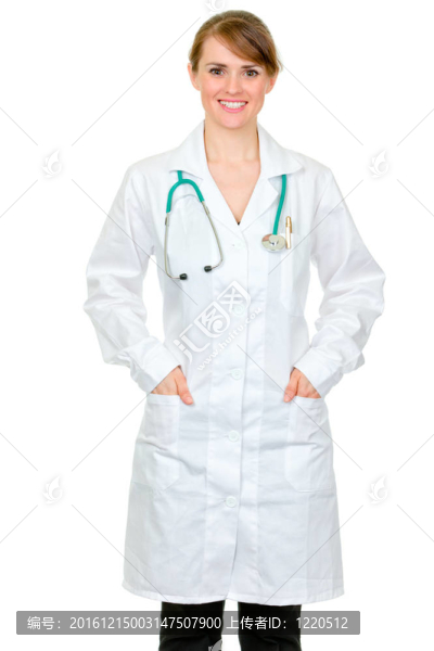 面帶微笑的醫(yī)生女人手拿著白色的長袍