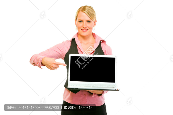 快樂(lè)商務(wù)女性指著筆記本電腦黑屏