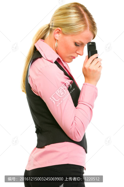 現(xiàn)代商業(yè)女性抱著前額移動