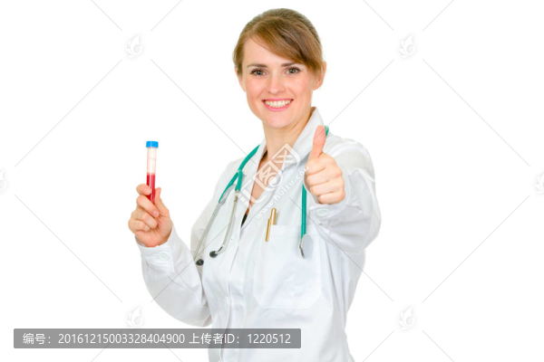 高興的女醫(yī)生舉行血液樣本和顯示豎起大拇指的行為孤立在白色