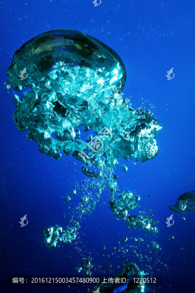 水下氣泡冰塊