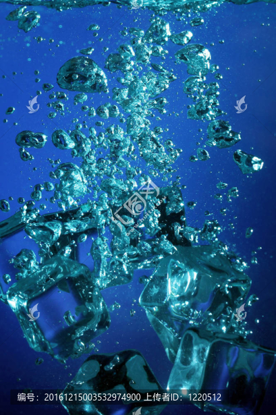 水下氣泡冰塊