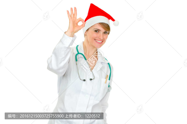 微笑女醫(yī)生在Santa帽子顯示OK姿勢(shì)孤立的白色