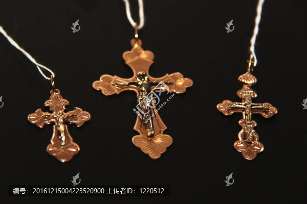 金色的十字架