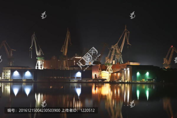 造船廠的夜晚