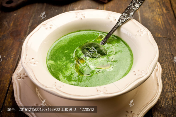 菠菜忌廉湯
