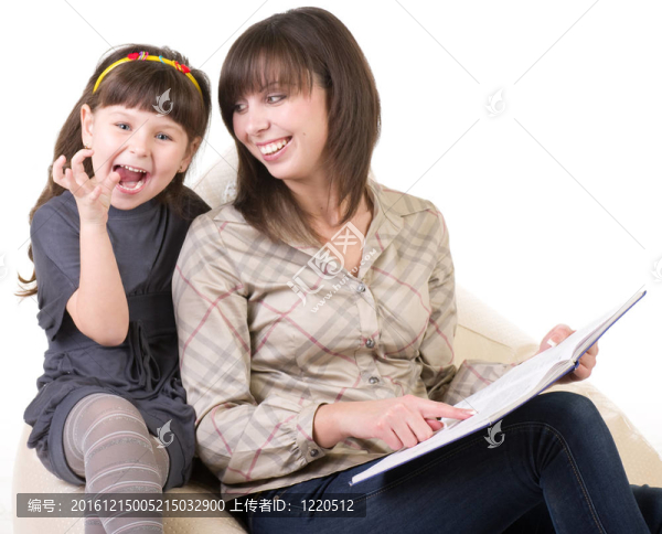 母女讀書