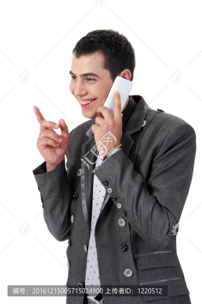 年輕人在打電話