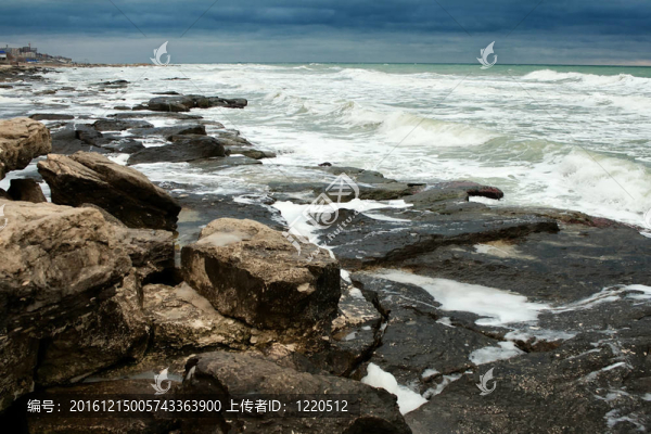 巖石海岸與沖擊沖浪
