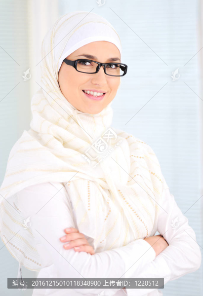 自信的穆斯林婦女