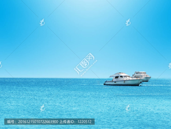 美麗的地中海海景和游艇在地平線上