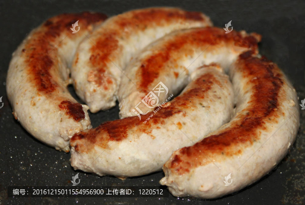 鍋上煎雞肉香腸