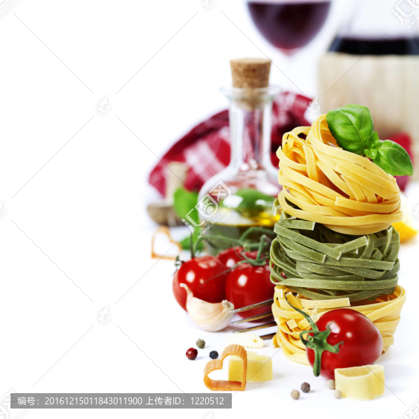 意大利面食和葡萄酒
