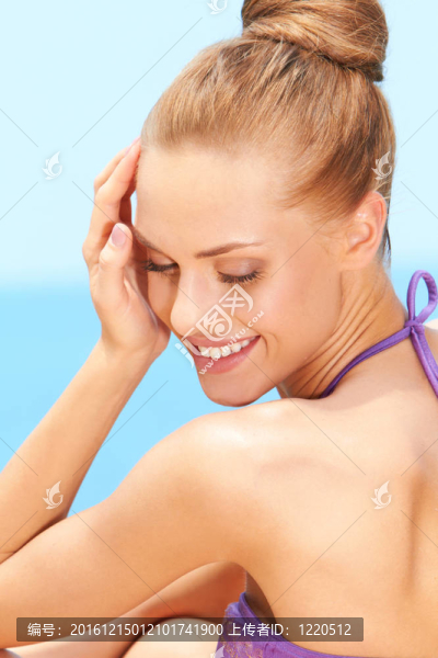 夢的年輕女人特寫