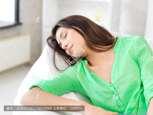 睡覺的女人