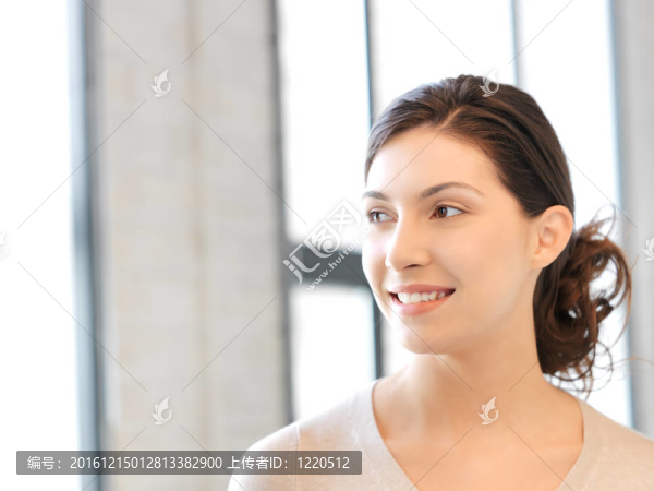 快樂微笑的女人