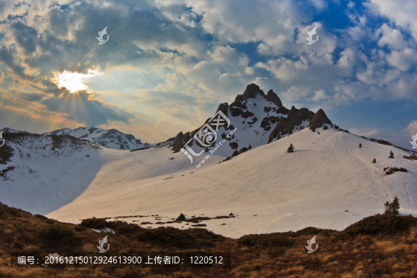 夕陽(yáng)在山