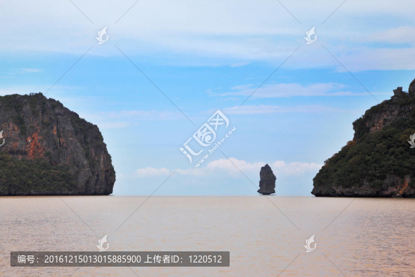 風(fēng)景如畫的島嶼的巖石