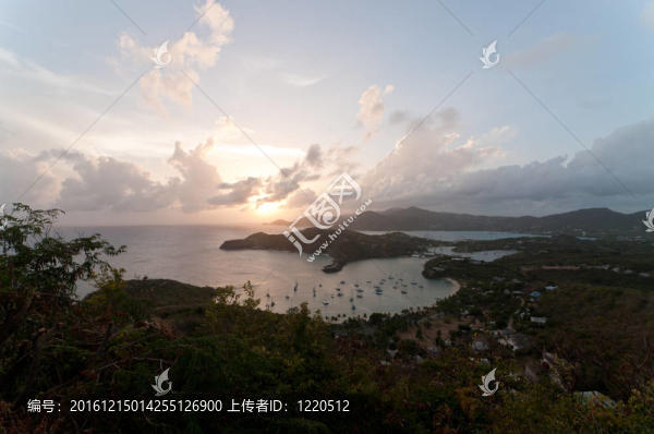 日落時(shí)從雪莉高地看英吉利港。