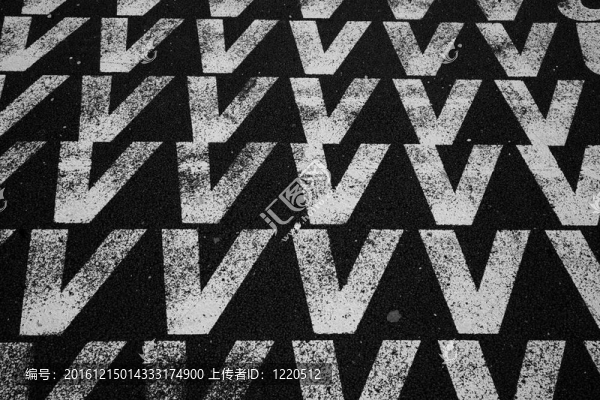 白色的字母V