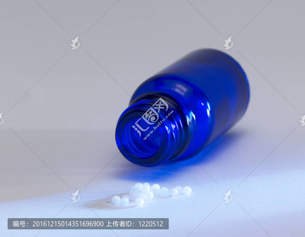 小瓶子和球