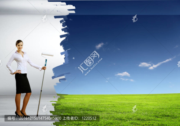 年輕的女商人和自然背景