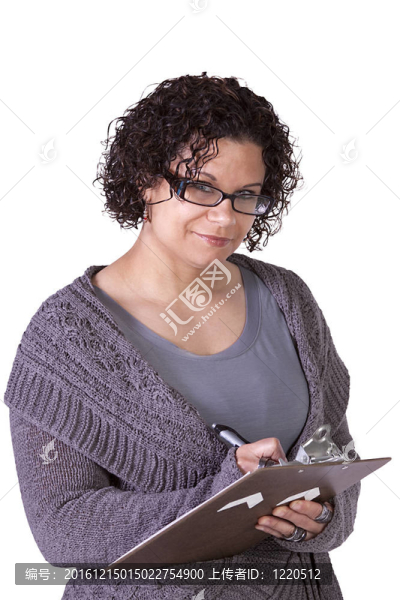 美麗的西班牙裔婦女與剪貼板