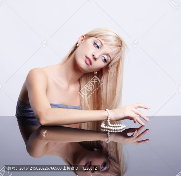 女孩的項鏈