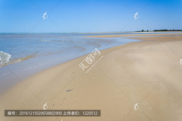 退潮的沙灘