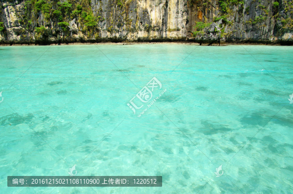 巖石和海