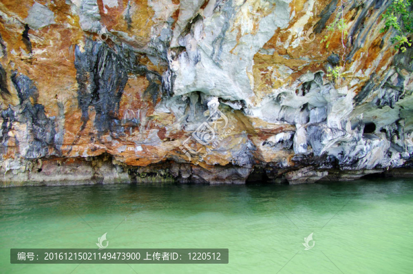 巖石和海