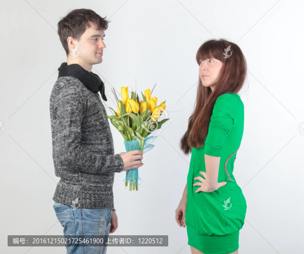 快樂(lè)的年輕夫婦花