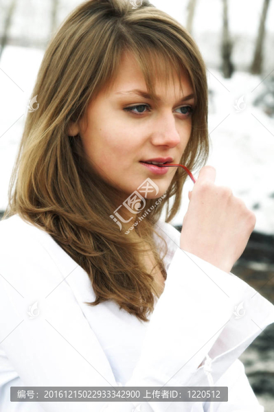 戴眼鏡的女孩