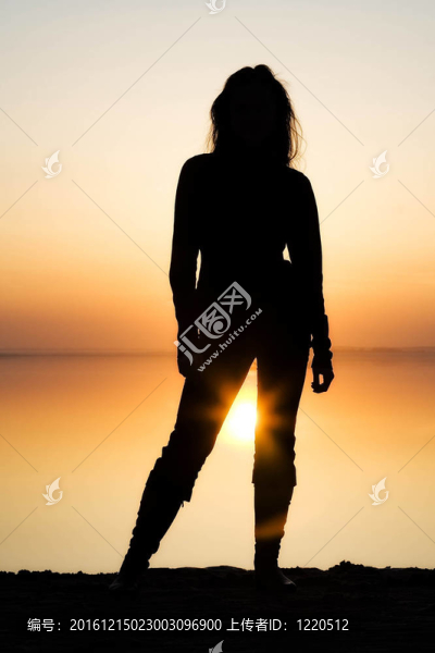 女孩和太陽