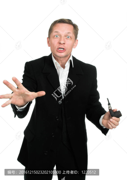 穿黑西裝的人