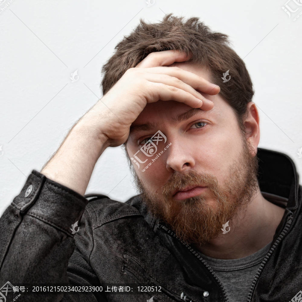 英俊的男性與深邃的眼睛
