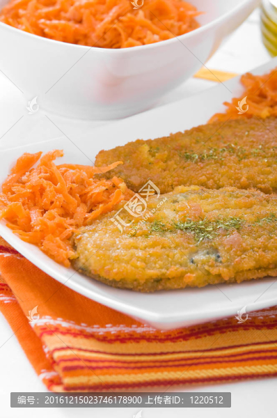 菠菜肉片白菜。