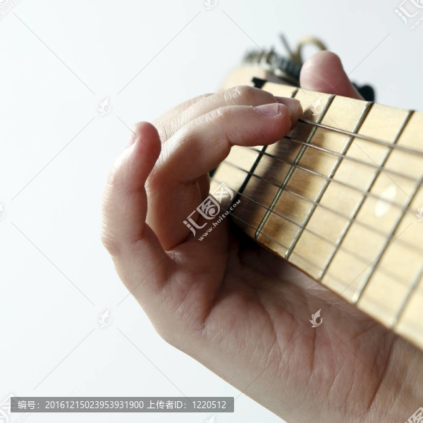 彈吉他