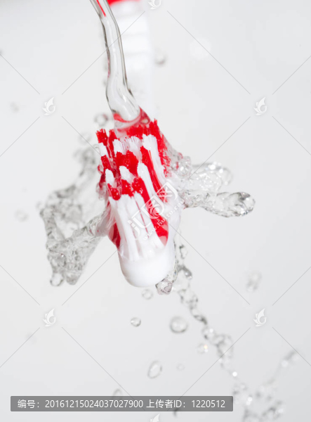 在水潑Toothbrush