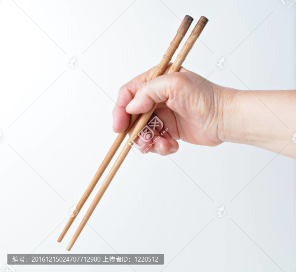 手用筷子
